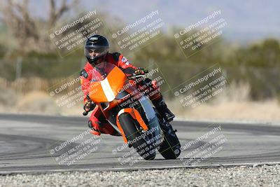 media/Dec-01-2025-Moto Forza (Mon) [[2daa91e15f]]/3-Beginner Group/Session 3 (Turn 3)/